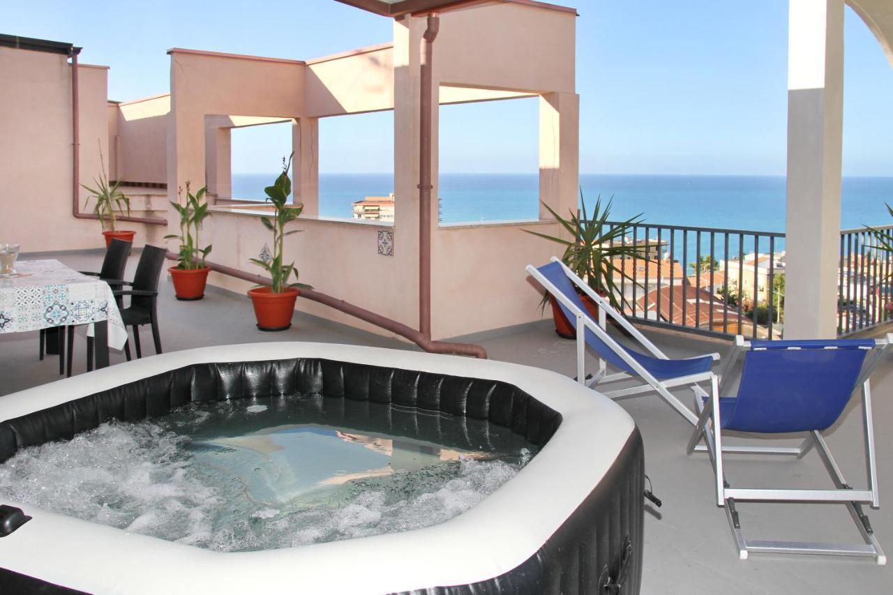 Attico Vista Mare Con Terrazza E Spa Riscaldata Santo Stefano di Camastra Buitenkant foto