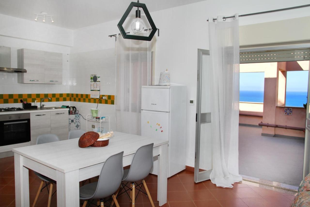 Attico Vista Mare Con Terrazza E Spa Riscaldata Santo Stefano di Camastra Buitenkant foto