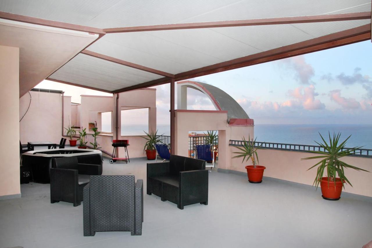 Attico Vista Mare Con Terrazza E Spa Riscaldata Santo Stefano di Camastra Buitenkant foto